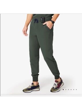 FIGS Tansen Joggers Moss Green Small